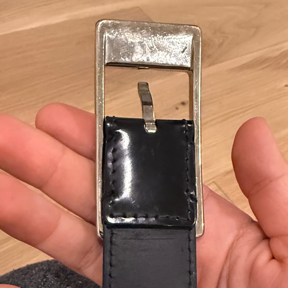 Louis Vuitton Black Leather Belt with Silver-Tone LV Buckle - Picture 4 of 5